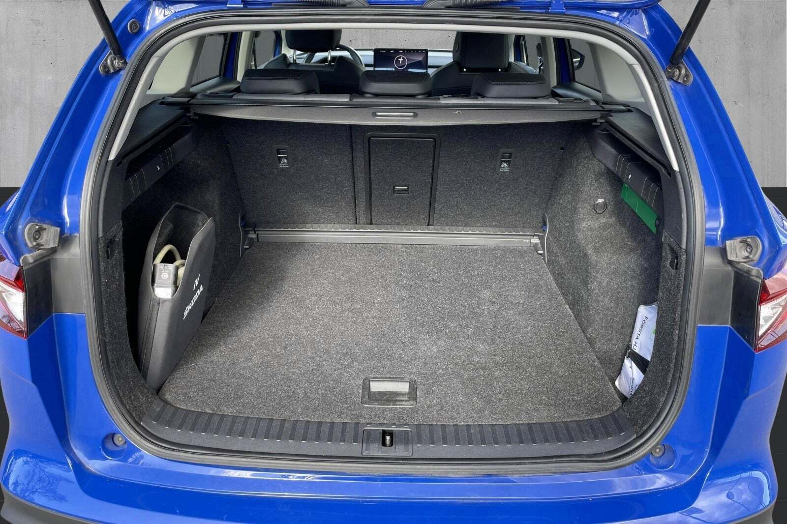 Blå Skoda Enyaq fra 2022