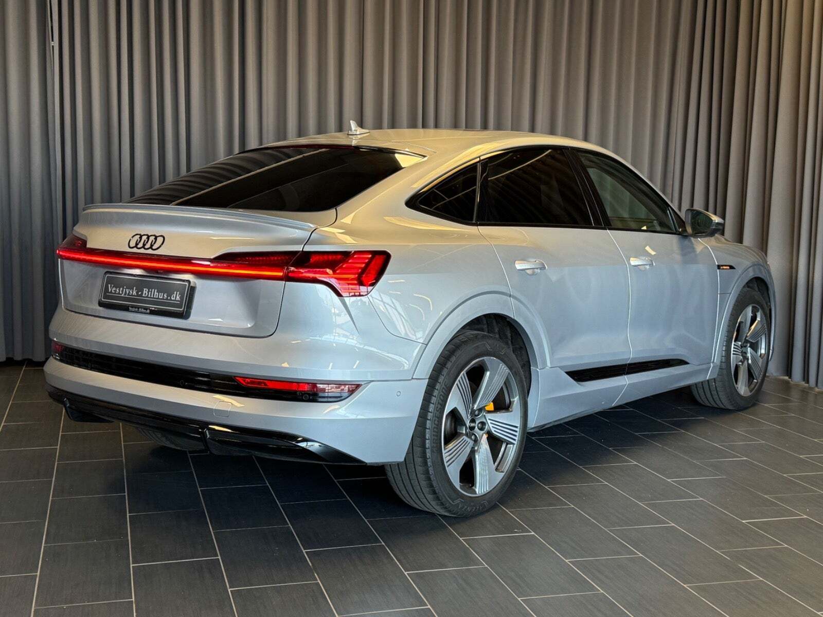 Audi e-tron 55 S-line Sportback quattro