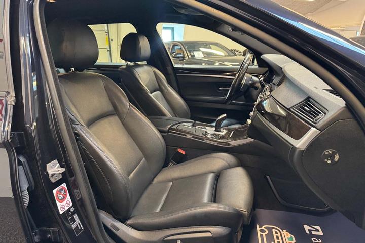 Sort BMW 535d fra 2016 set indefra