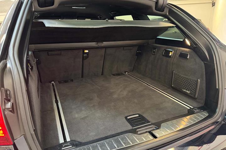 Sort BMW 535d fra 2016