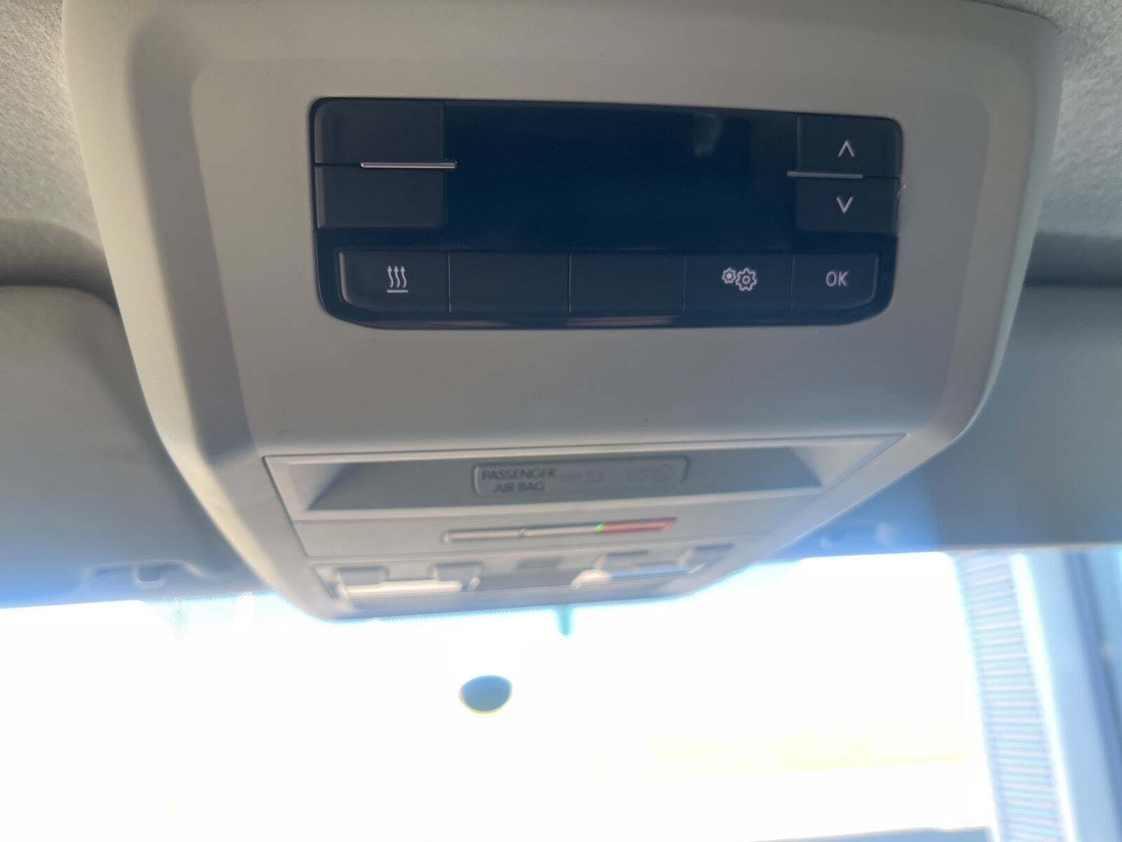 Hvid VW Transporter fra 2024