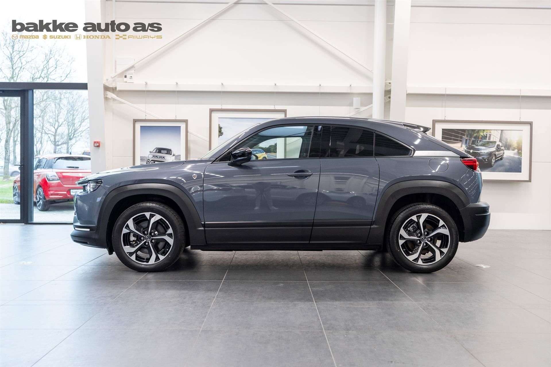 Mazda MX-30 0,8 e-Skyactiv R-EV  Plugin-hybrid Makoto 170HK 5d Trinl. Gear