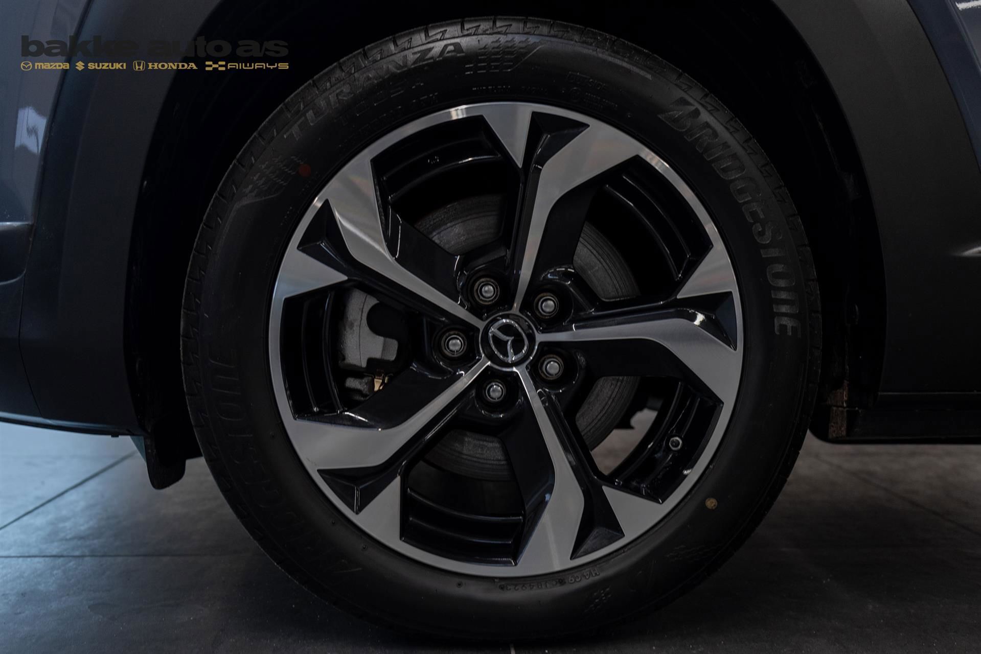 Mazda MX-30 0,8 e-Skyactiv R-EV  Plugin-hybrid Makoto 170HK 5d Trinl. Gear