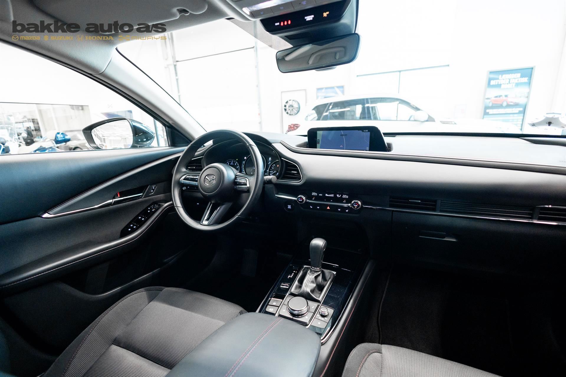 Grå Mazda CX-30 fra 2023