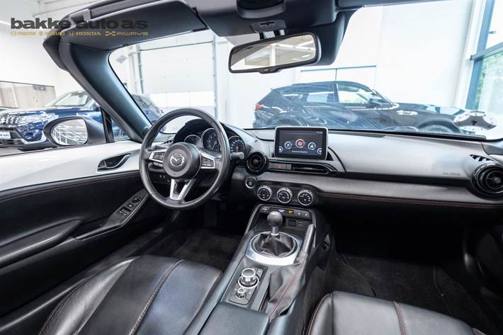 Hvid Mazda MX-5 fra 2017