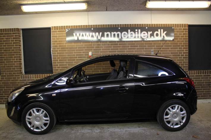 Sort Opel Corsa fra 2011