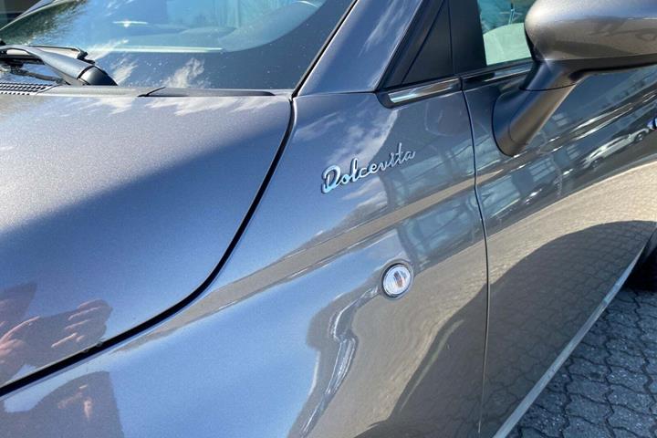 Grå Fiat 500 fra 2022