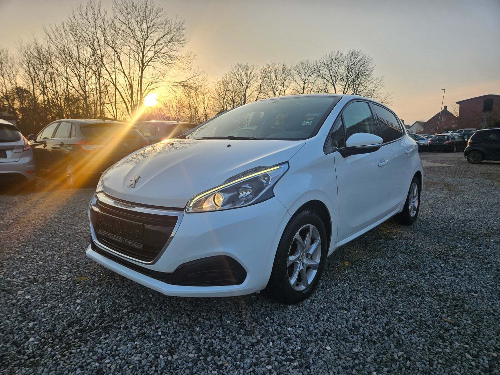Peugeot 208 1,2 VTi 82 Allure Sky