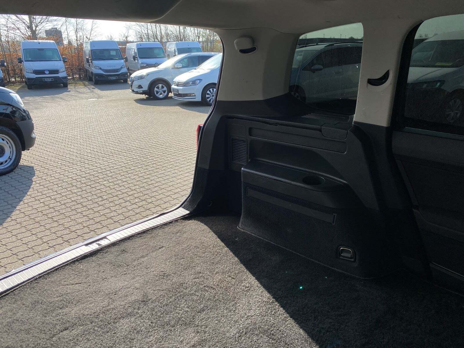 Sort VW Touran fra 2021