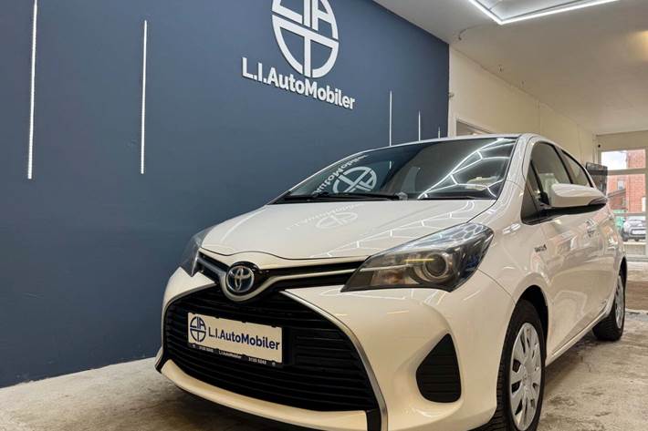 Hvid Toyota Yaris fra 2015