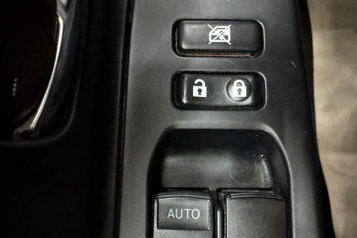 Hvid Toyota Yaris fra 2015