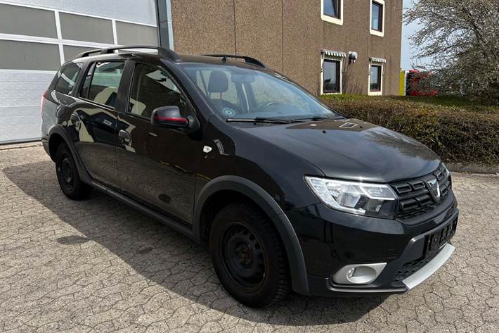 Sort Dacia Logan fra 2019