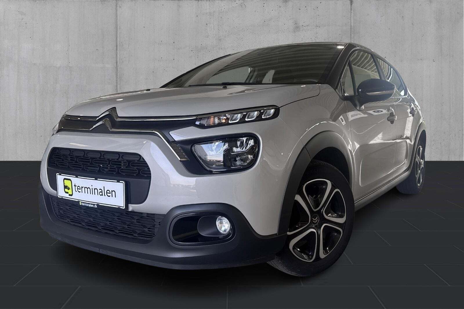 Orange Citroën C3 fra 2021 set udefra