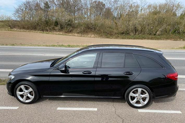 Sort Mercedes C220 d fra 2016