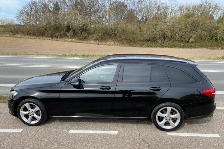 Sort Mercedes C220 d fra 2016