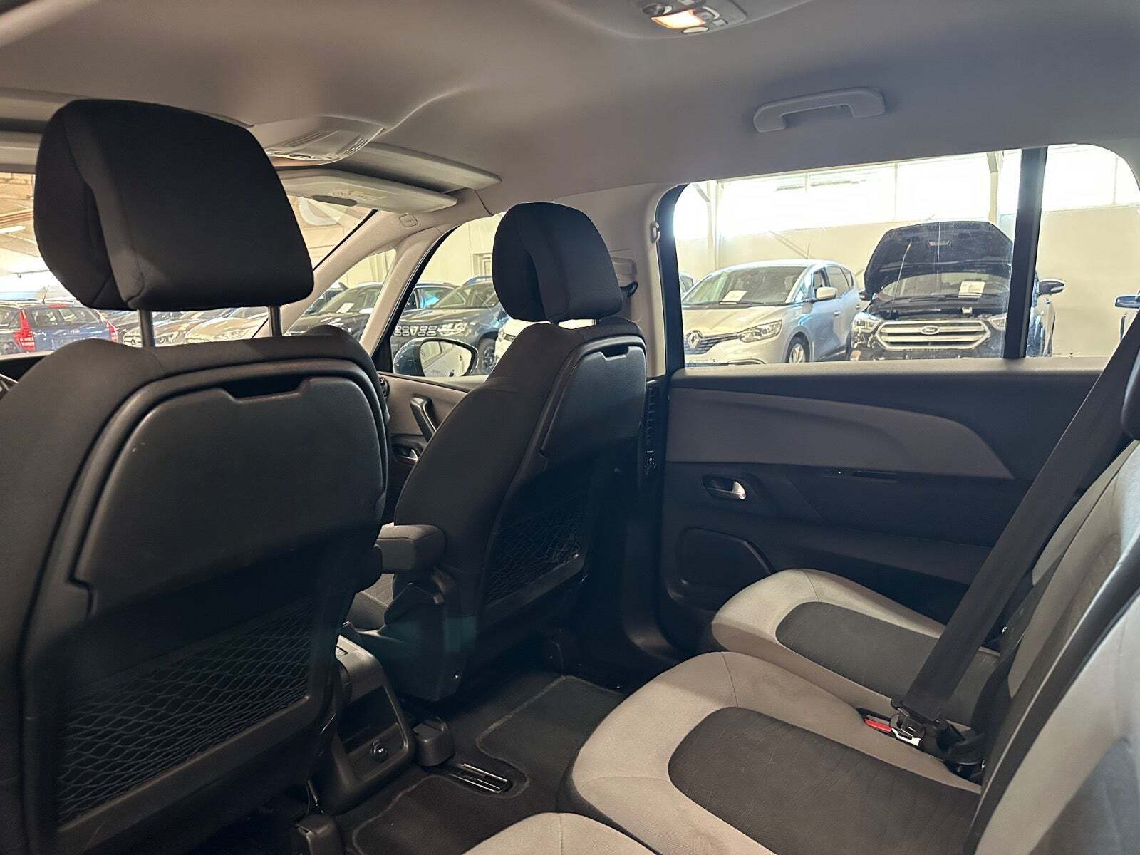 Blå Citroën Grand C4 Picasso fra 2014 set indefra