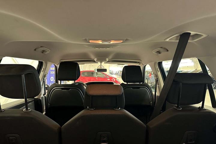 Blå Citroën Grand C4 Picasso fra 2014 set indefra