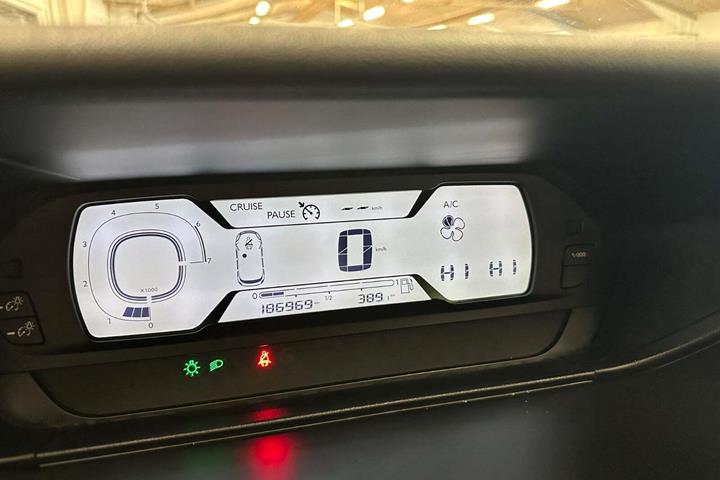 Blå Citroën Grand C4 Picasso fra 2014 set indefra