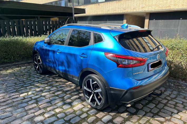Blå Nissan Qashqai fra 2018