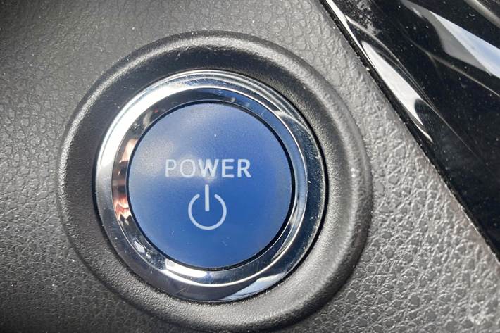 Grå Toyota C-HR fra 2018