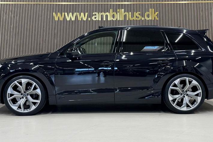 Gul Audi SQ7 fra 2021