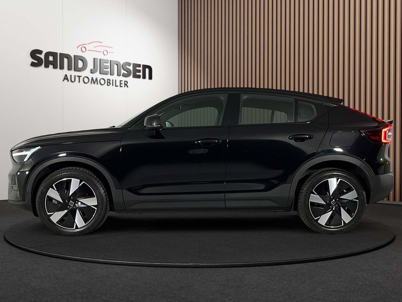 Sort Volvo C40 fra 2024