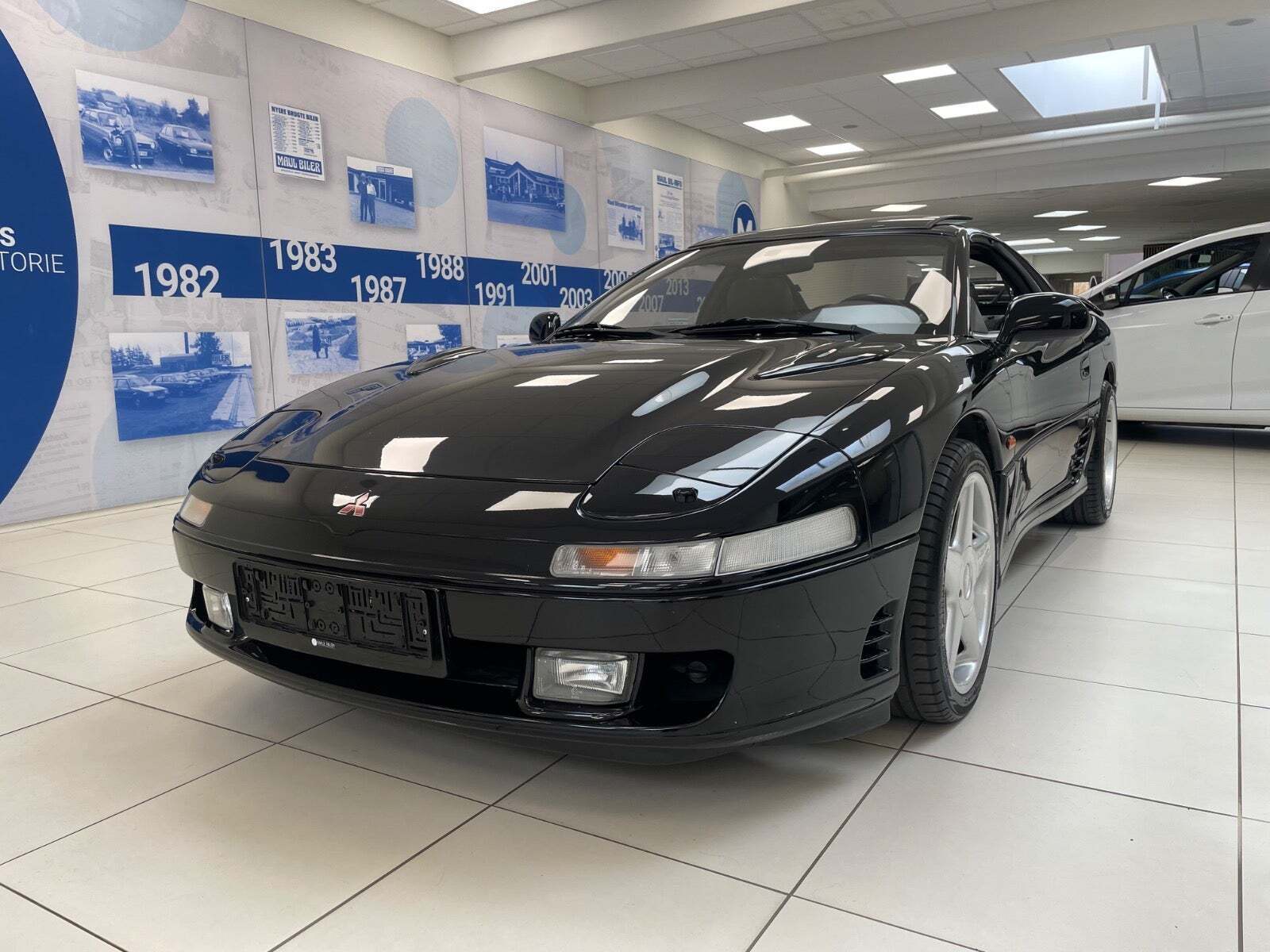 undefined Mitsubishi 3000 GT fra 1993 set udefra