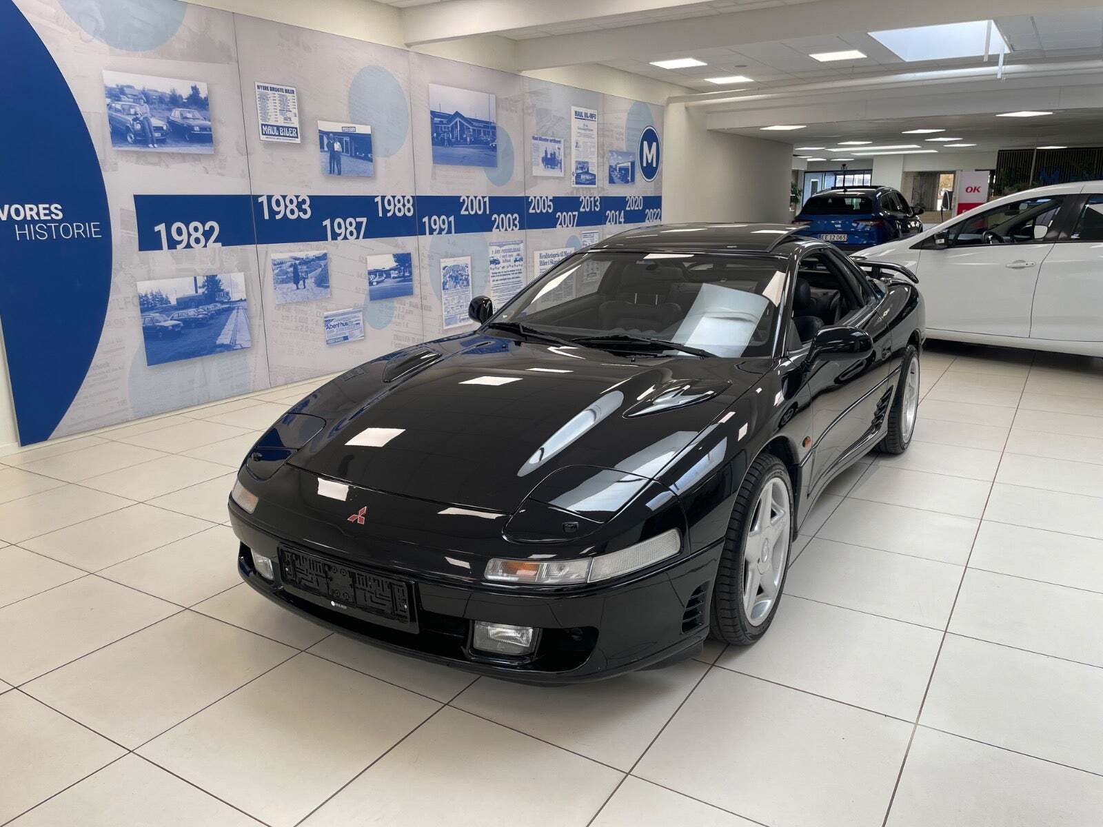 undefined Mitsubishi 3000 GT fra 1993 set udefra