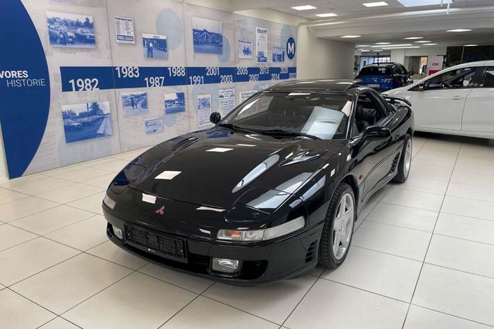 undefined Mitsubishi 3000 GT fra 1993 set udefra