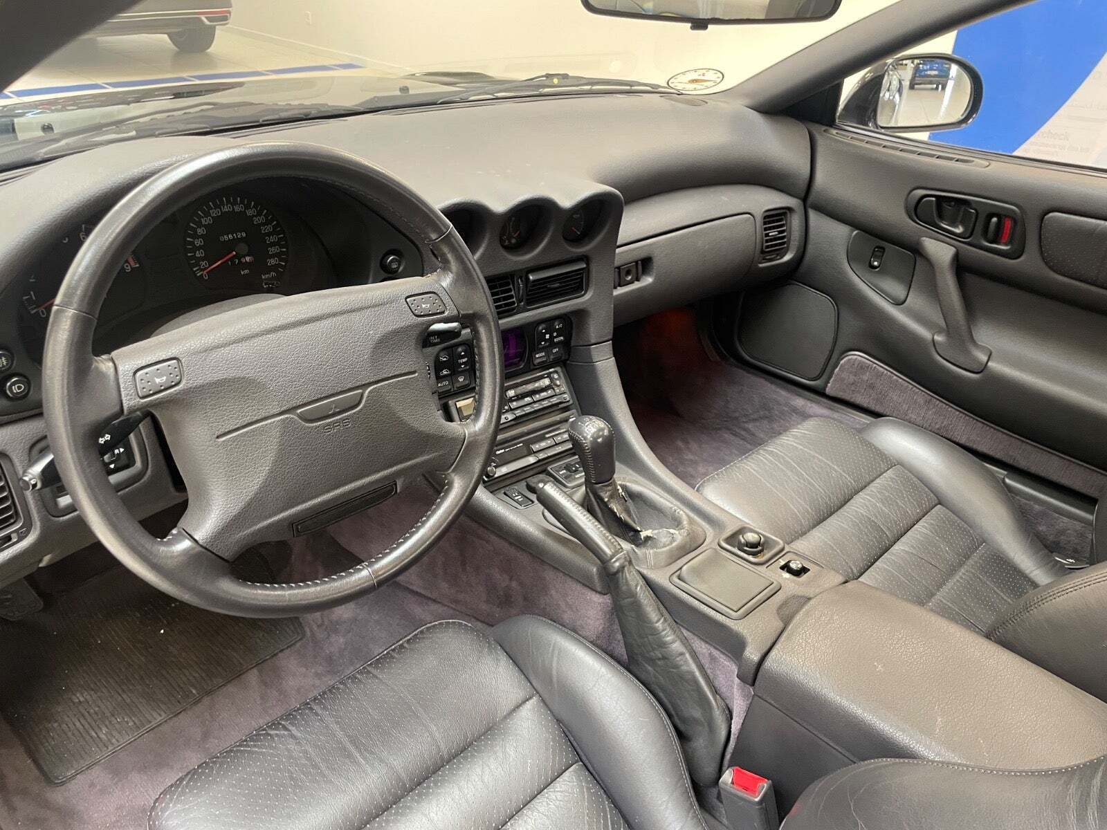 undefined Mitsubishi 3000 GT fra 1993 set indefra