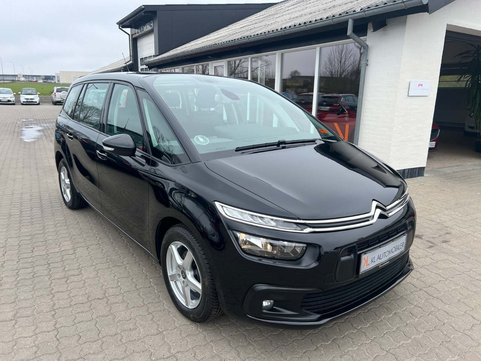 Sort Citroën Grand C4 Picasso fra 2017 set udefra