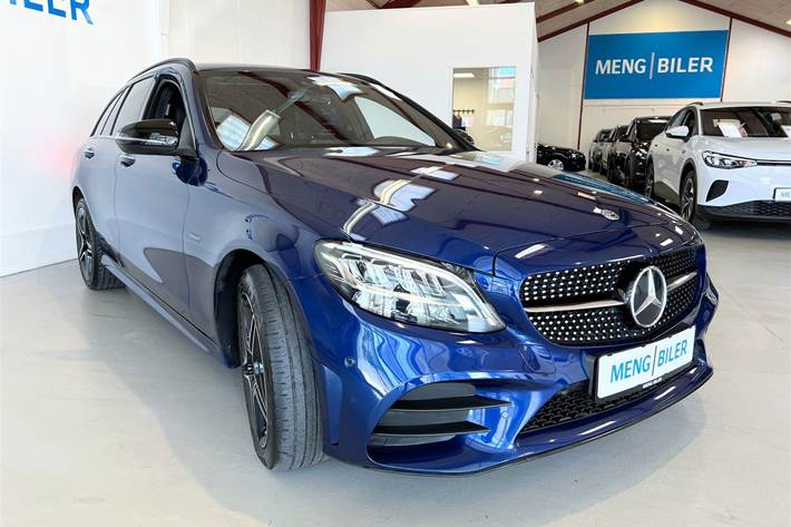 Blå Mercedes C300 de fra 2020