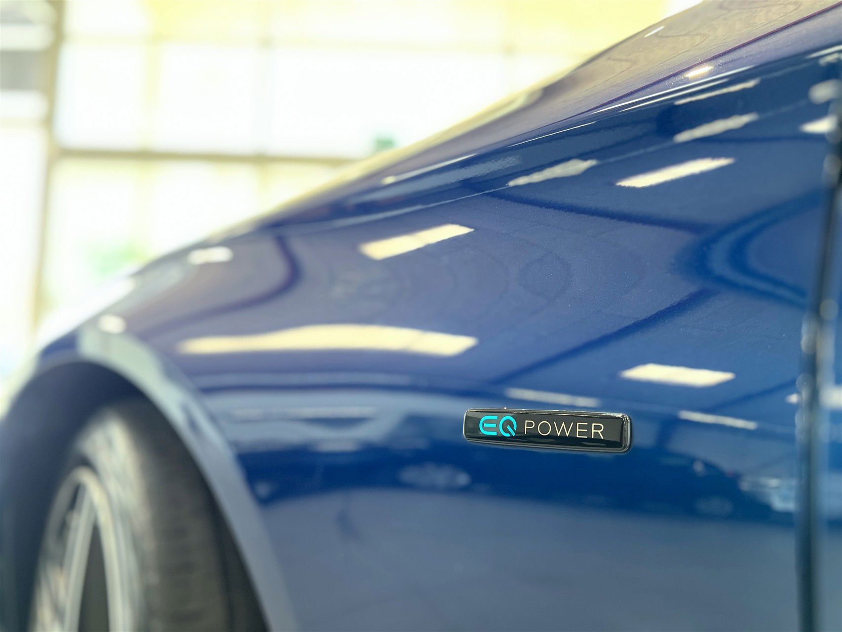 Blå Mercedes C300 de fra 2020