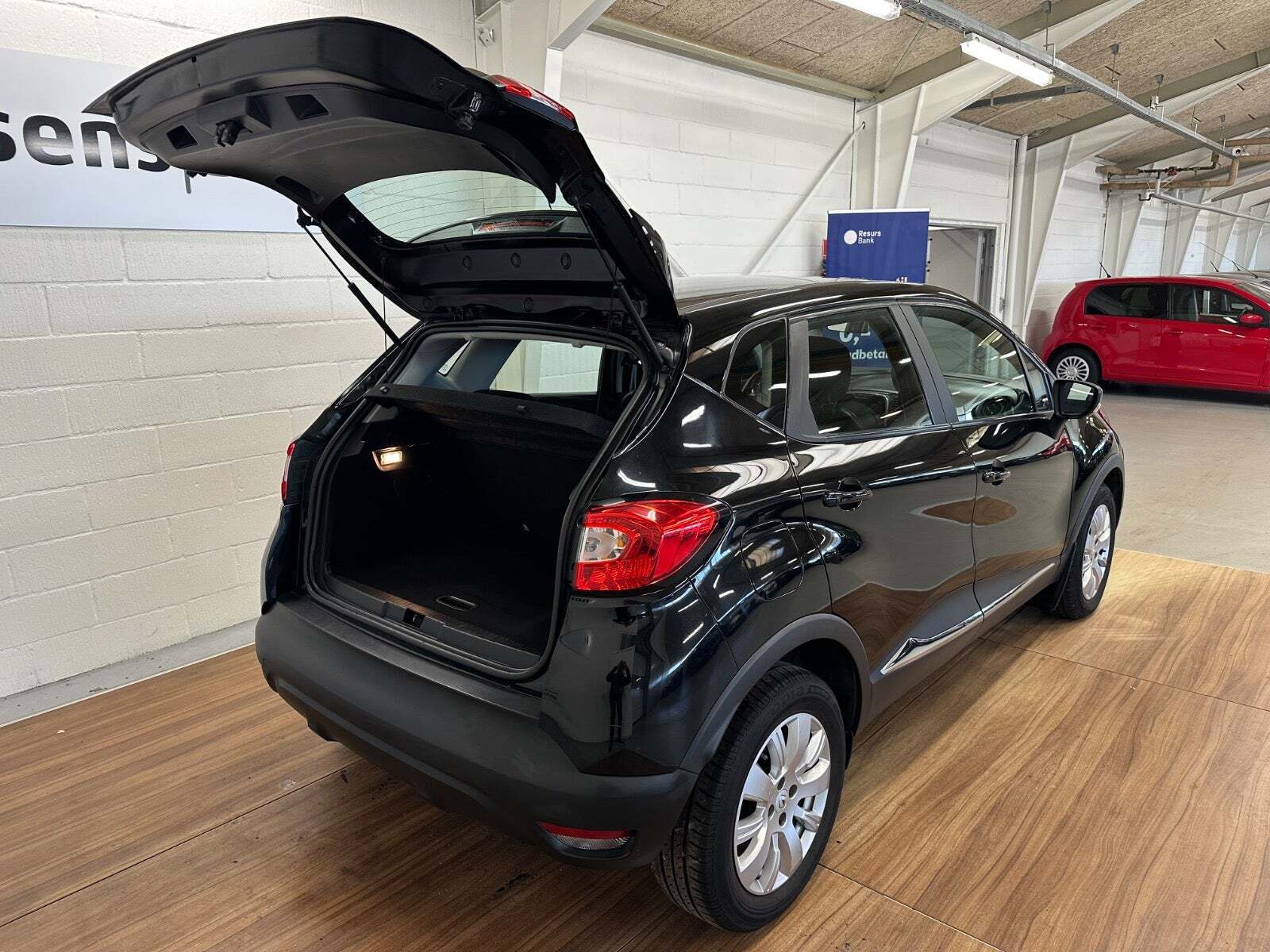 Sort Renault Captur fra 2016