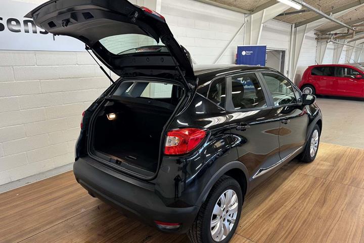 Sort Renault Captur fra 2016