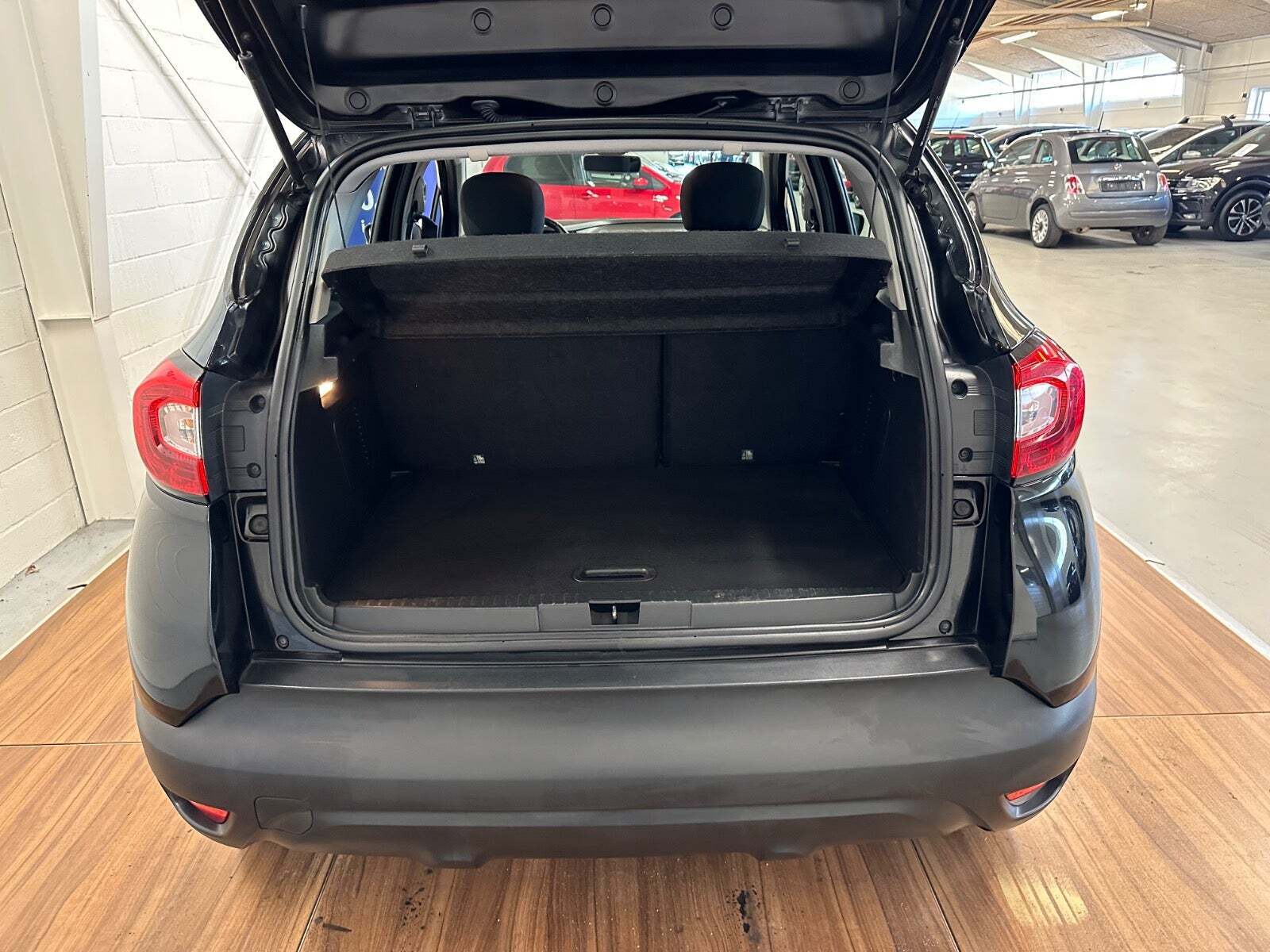 Sort Renault Captur fra 2016