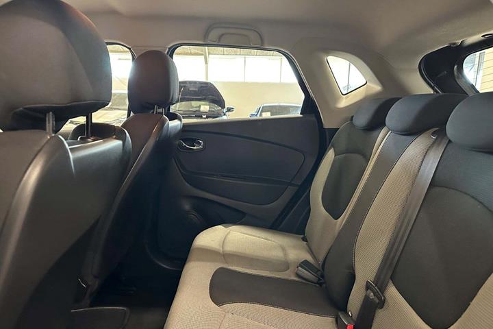 Sort Renault Captur fra 2016
