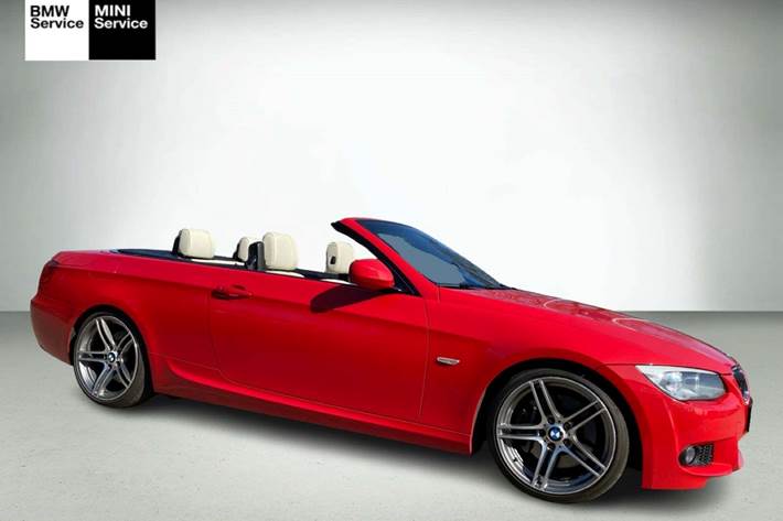 Rød BMW 335i fra 2011