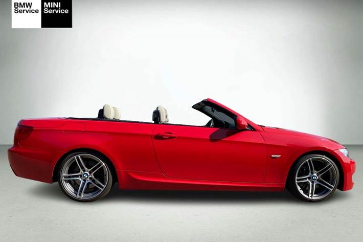 Rød BMW 335i fra 2011