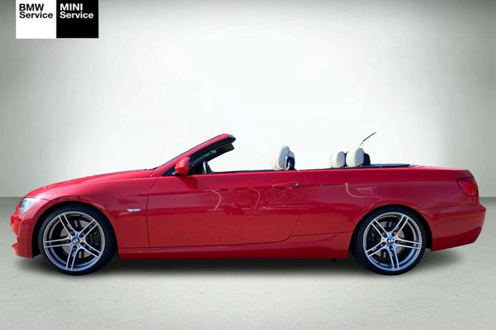 Rød BMW 335i fra 2011