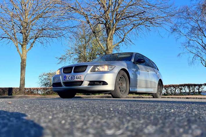 Sølv BMW 318d fra 2006