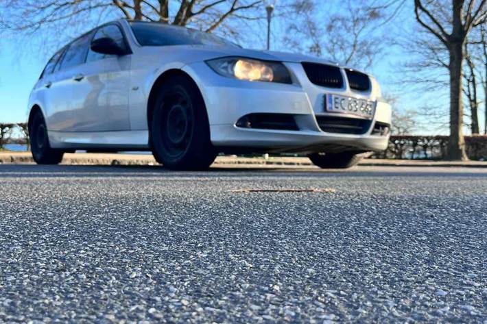 Sølv BMW 318d fra 2006