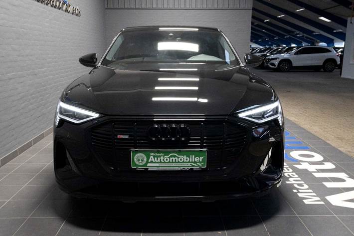 Sort Audi e-tron fra 2022