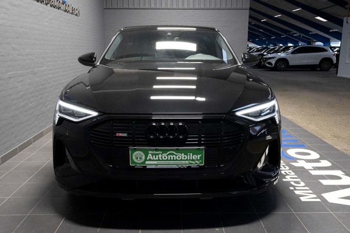Sort Audi e-tron fra 2022