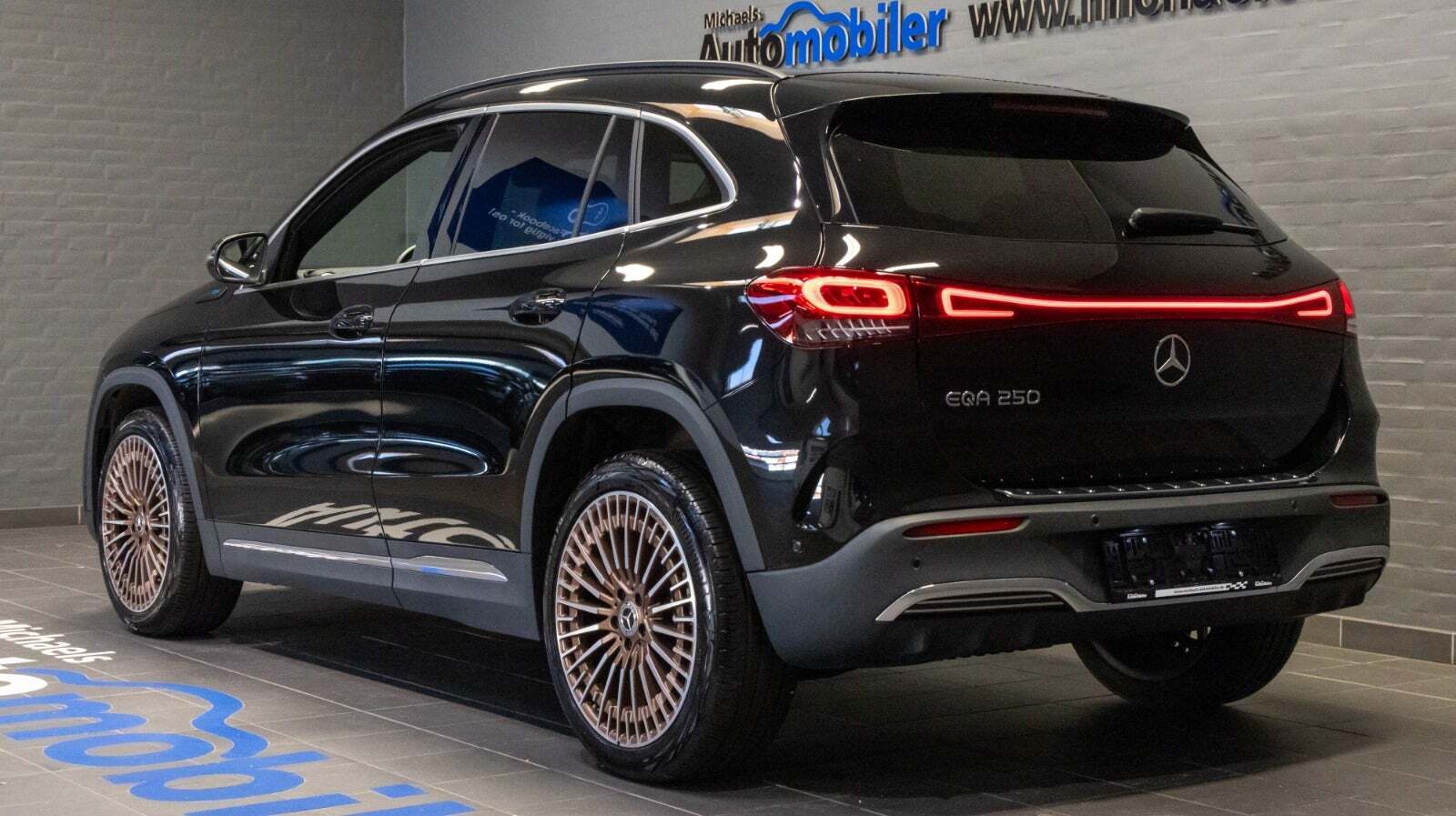 Mercedes EQA250