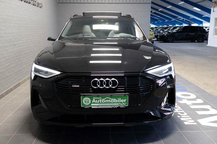 Sort Audi e-tron fra 2022