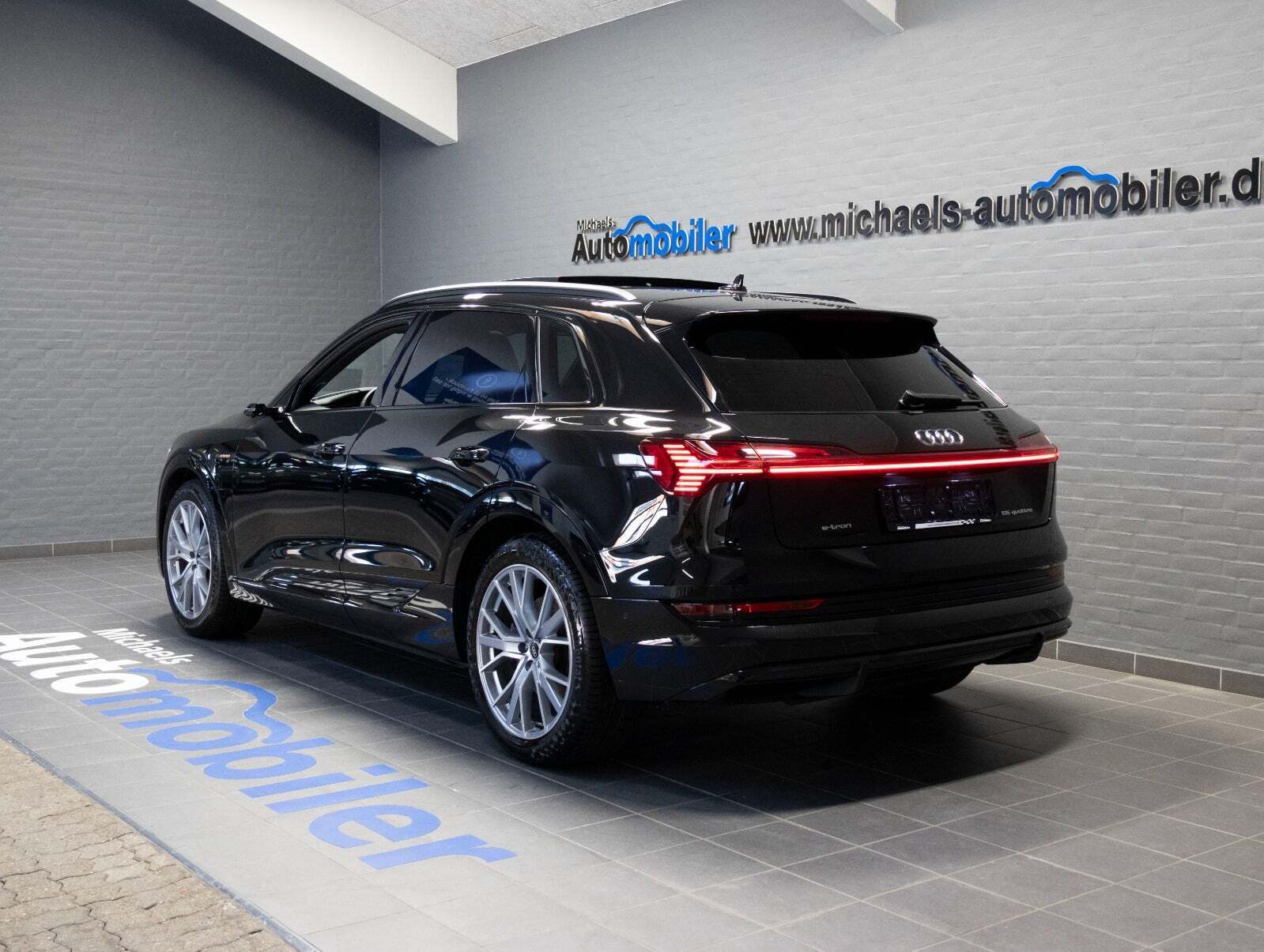 Sort Audi e-tron fra 2022