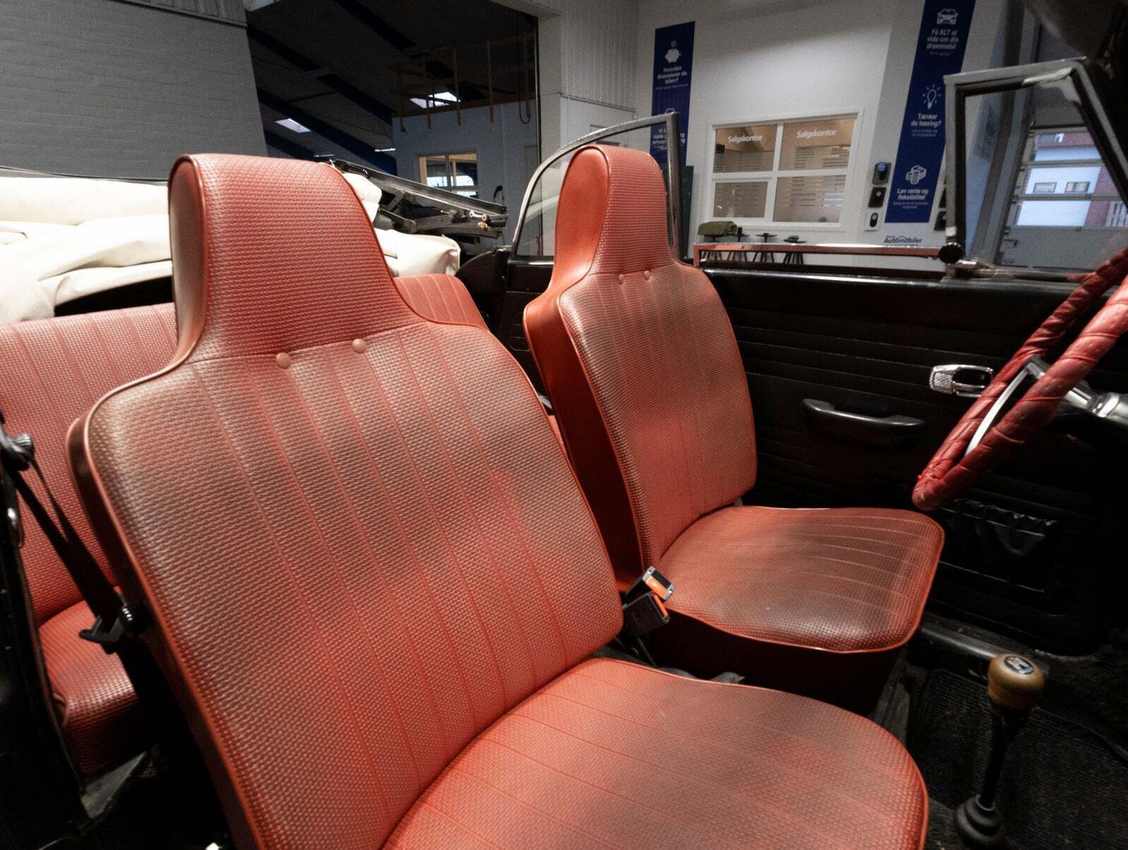 Sort VW 1300 fra 1967