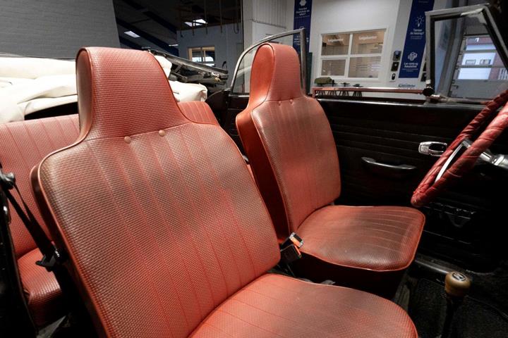 Sort VW 1300 fra 1967