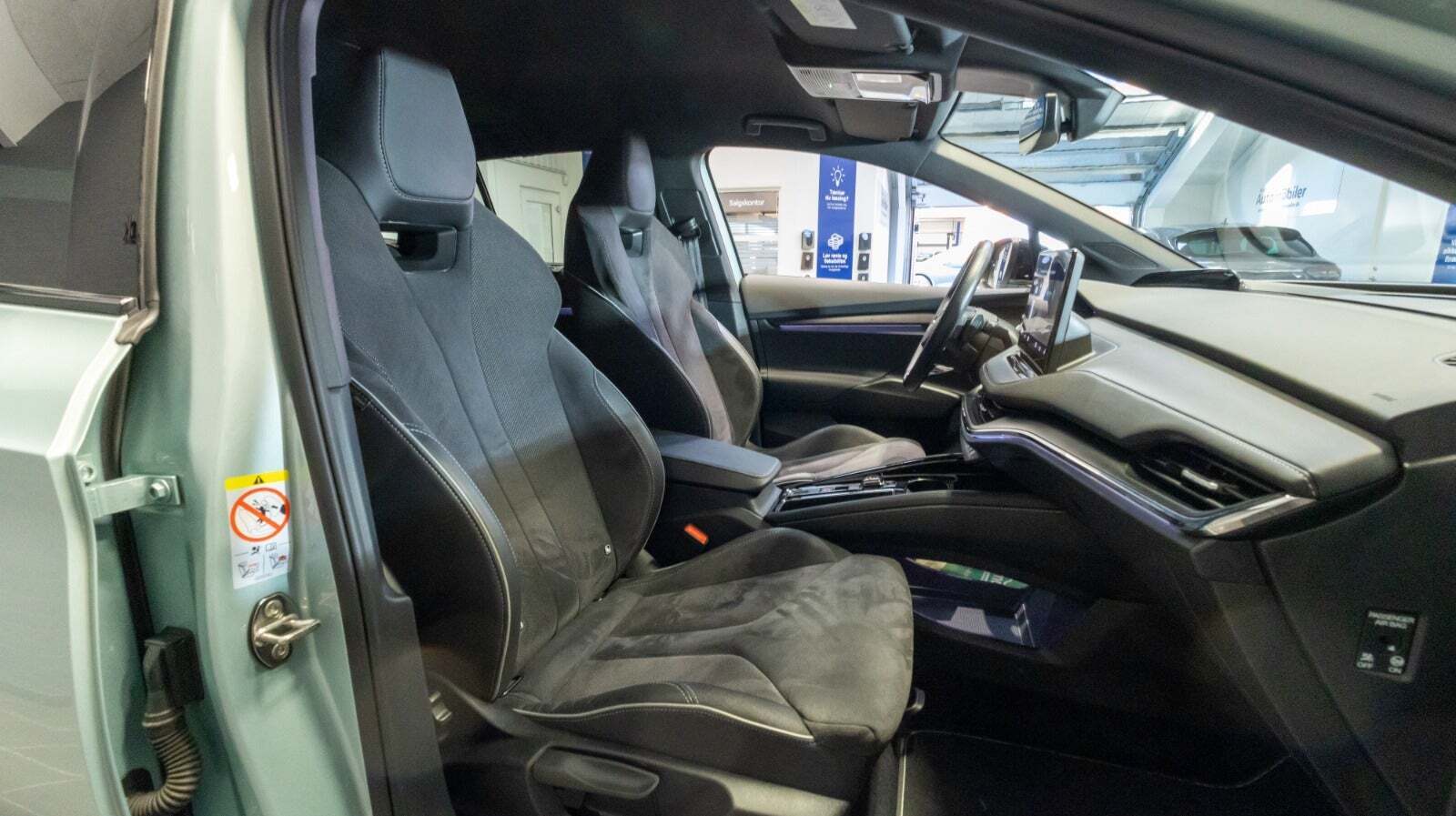 Turquoise Skoda Enyaq fra 2022